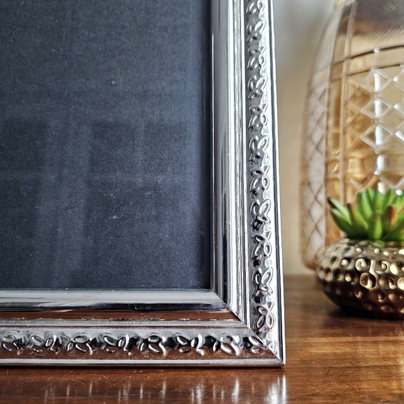 Vintage Silver Chrome Floral Metal Picture Frame Velvet Back Embossed Design - Picture 7 of 16
